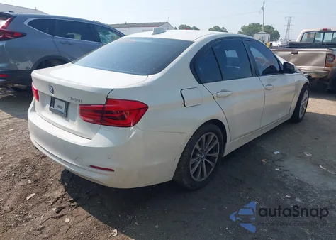 2017 BMW 320I z USA, uszkodzony, nr VIN WBA8E1G34HNU18308